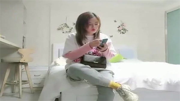 肉感骚妇偷情反被偷拍！渣男狼友泄愤视频疯狂流出 海报
